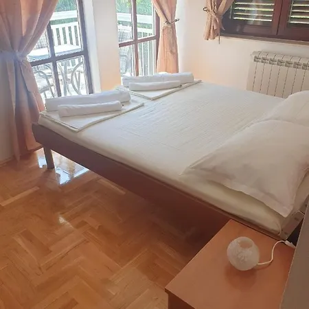 Nada * Τρογκίρ