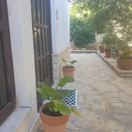 Διαμέρισμα Nada Τρογκίρ